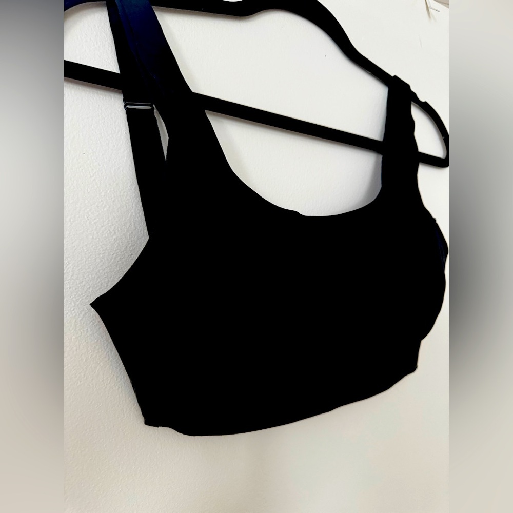 Adjustable The North Face sports bra, Medium